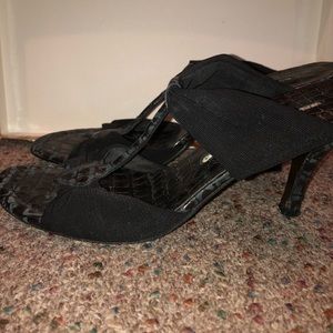 Donald PLINER Snakeskin Heels